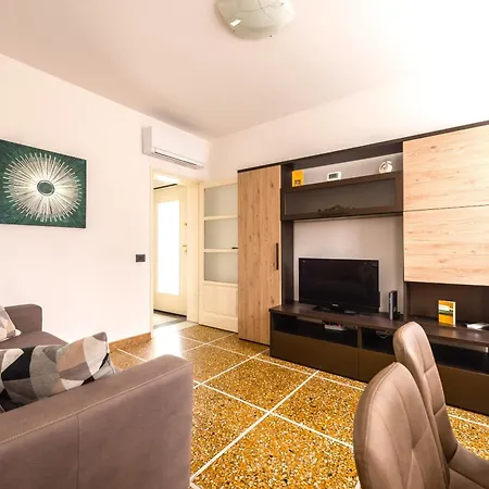 Apartment Hostly-casa Serena-near The Town Center