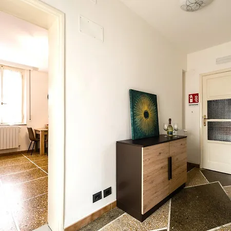 Hostly-casa Serena-near The Town Center Apartment Pisa